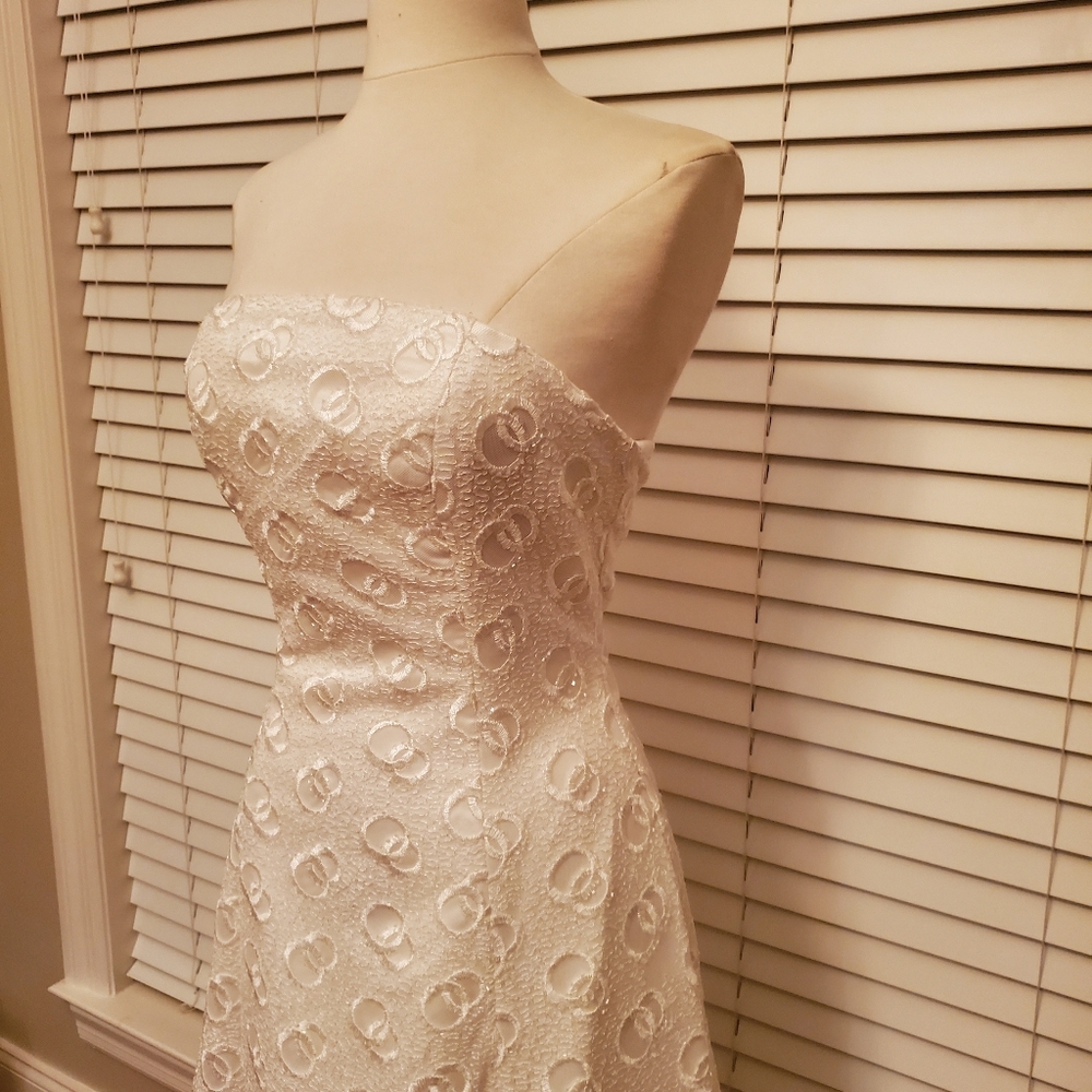 Ivory Wedding Dress - Picture 3 of 4